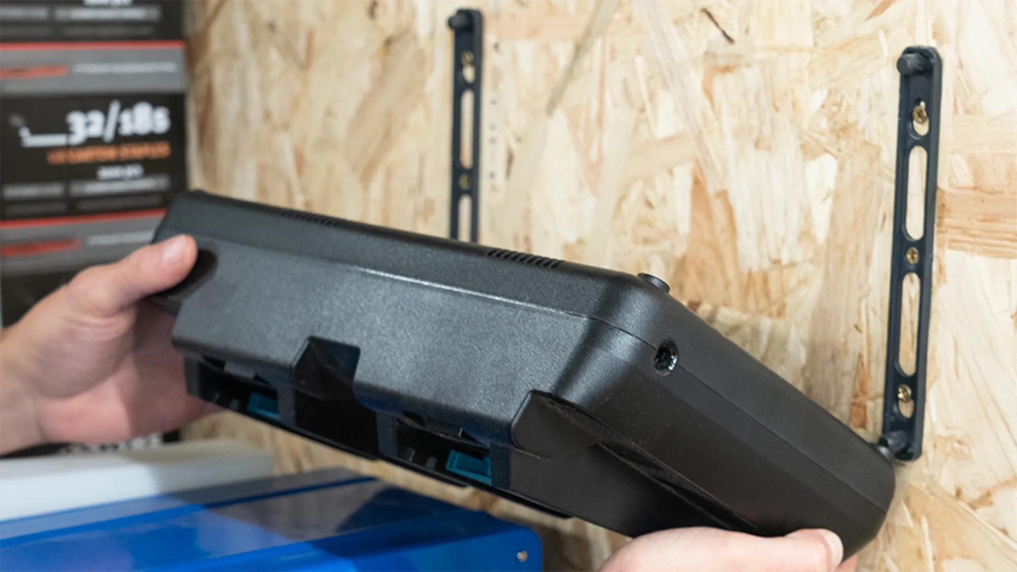 halterung-ladegeraet-stealthmounts-stm-cmc-mk-b-03