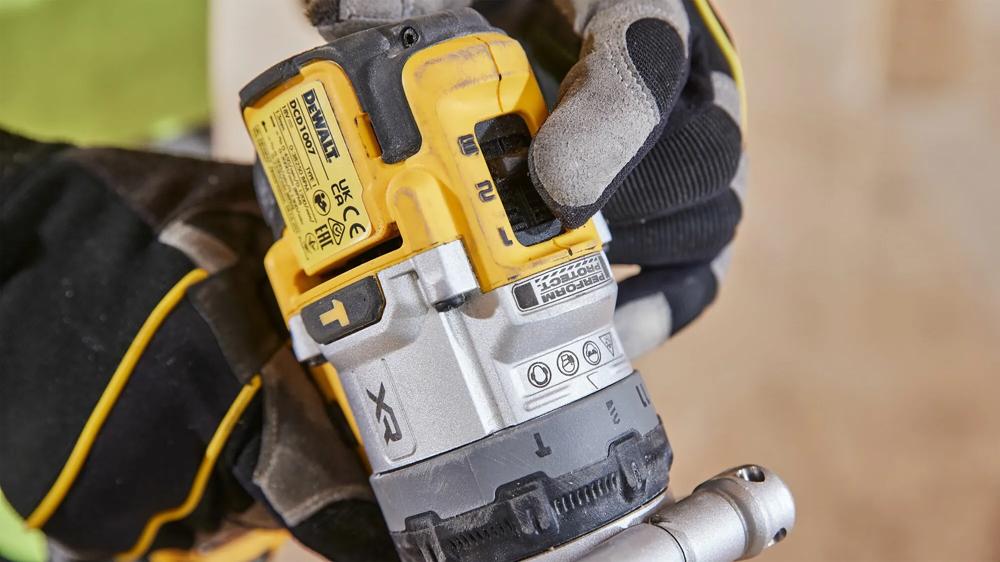 akku-schlagschrauber-dewalt-d-dcd1007h2ta-qw-08