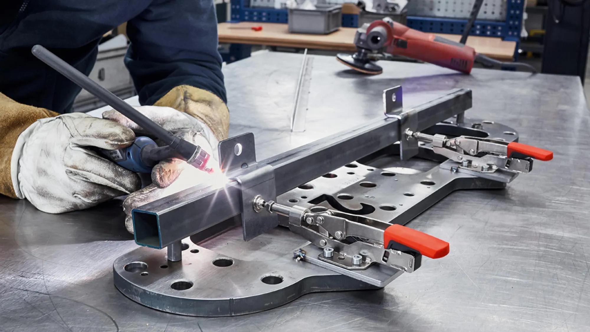 schubstangenspanner-horiz-grundplatte-bessey-be-stc-ihh25-03