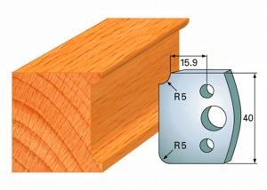 Pair of deflectors 172