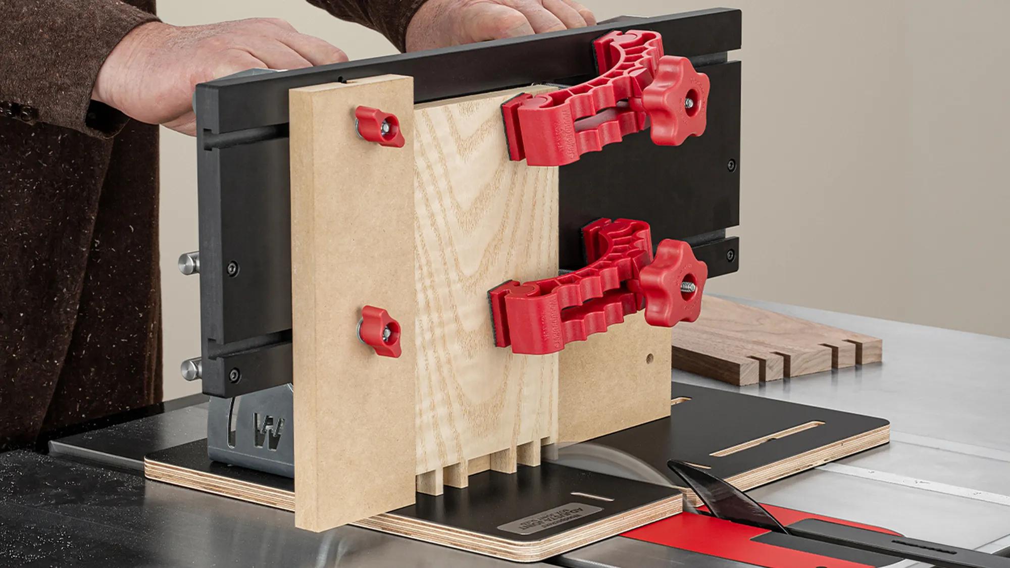 fingerzinken-schiebeschlitten-woodpeckers-w-ajaj-02