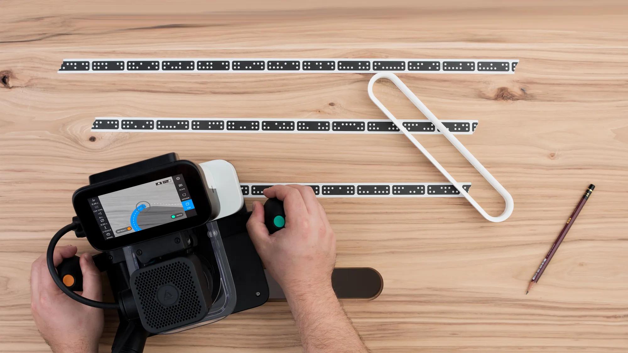 handgefuehrte-cnc-fraese-tape-shapertools-st-st1-150-02