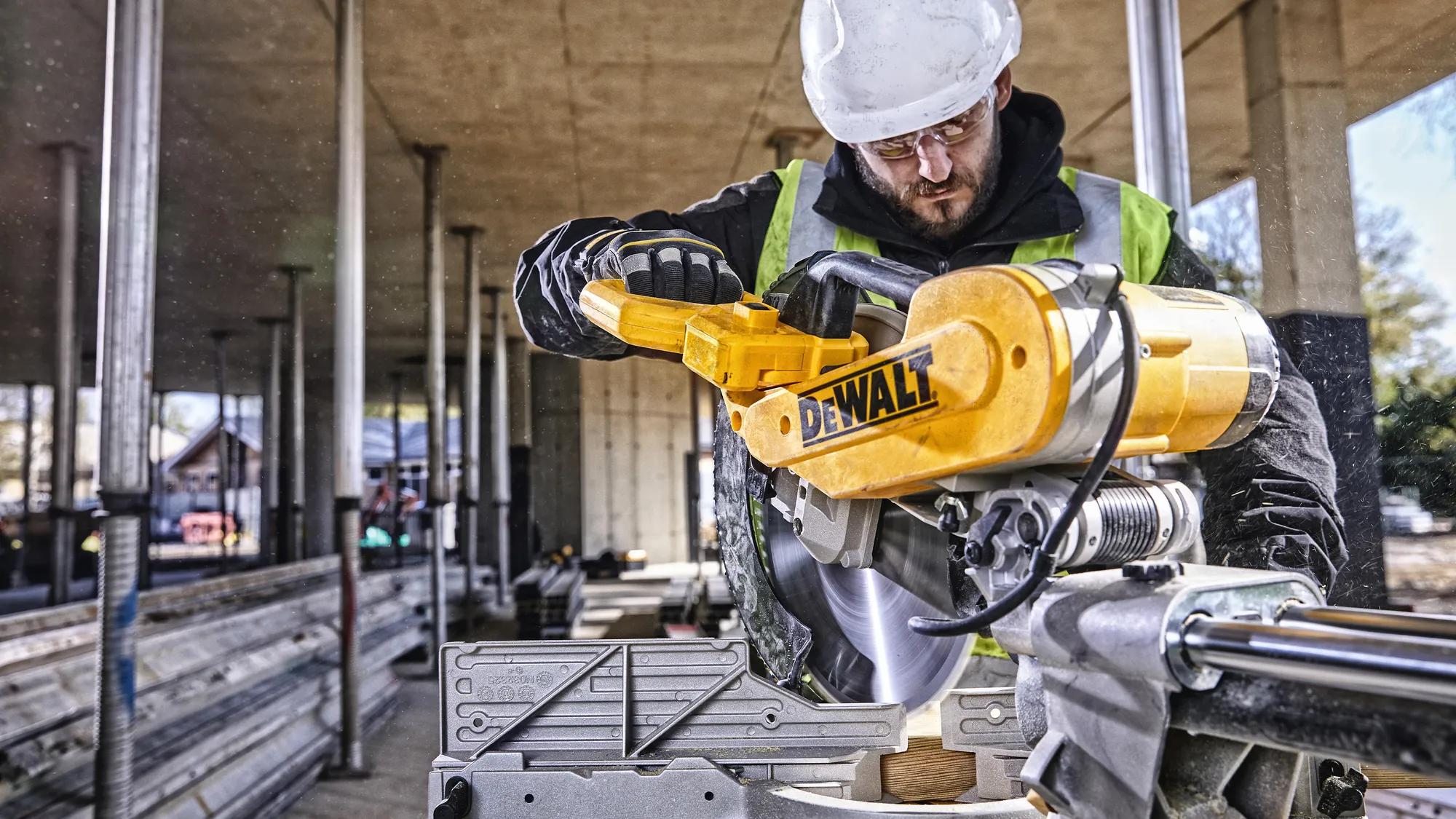 kappsaege-untergestell-dewalt-d-dws780kit-02