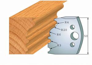 Pair of deflectors 513