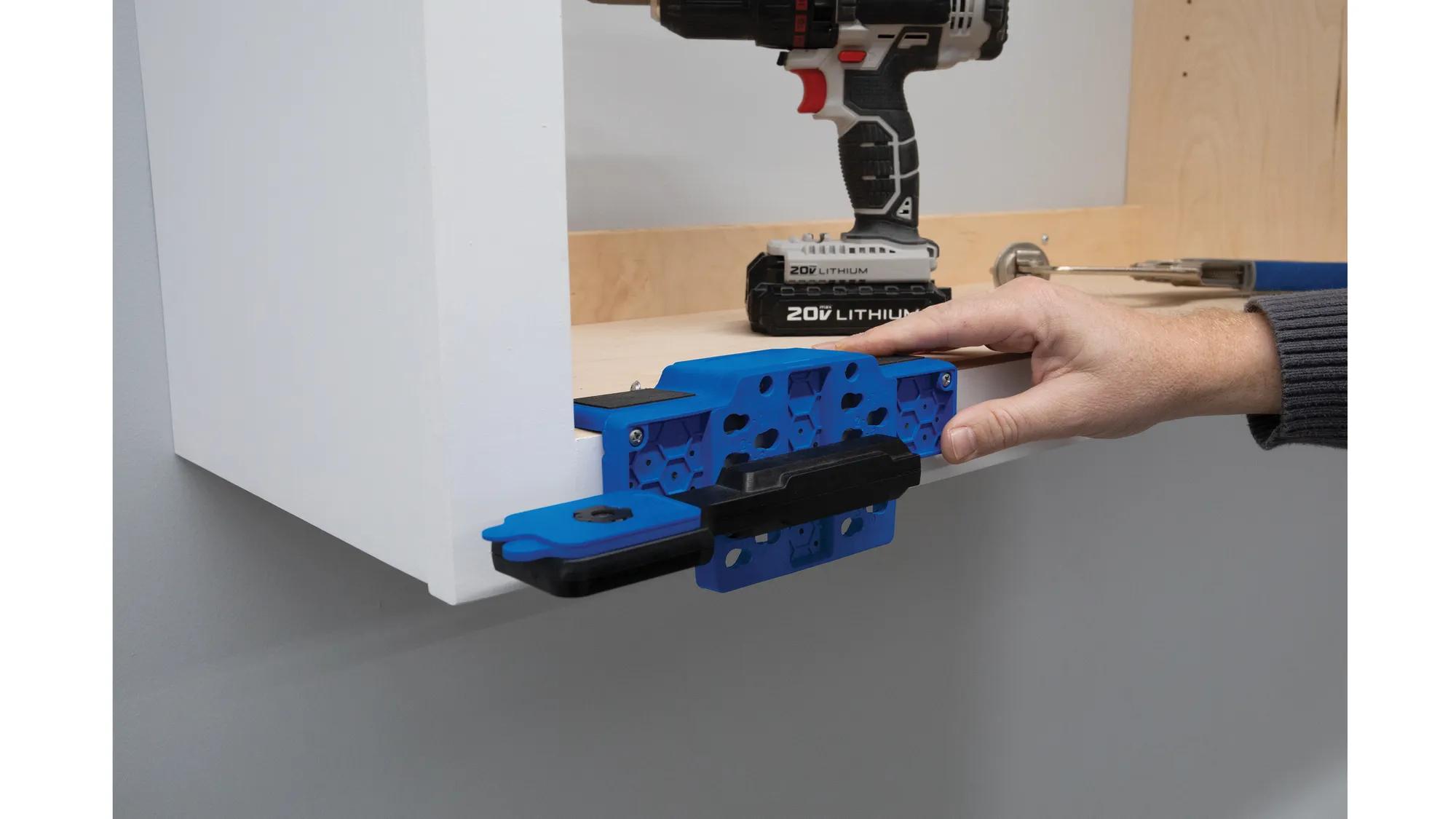 montagevorrichtung-schranktuer-kreg-kr-khi-cdij-03