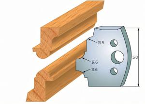 Pair of deflectors 542