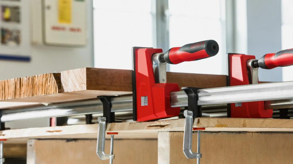 korpuszwinge-revo-300-bessey-be-kre30-2k-07
