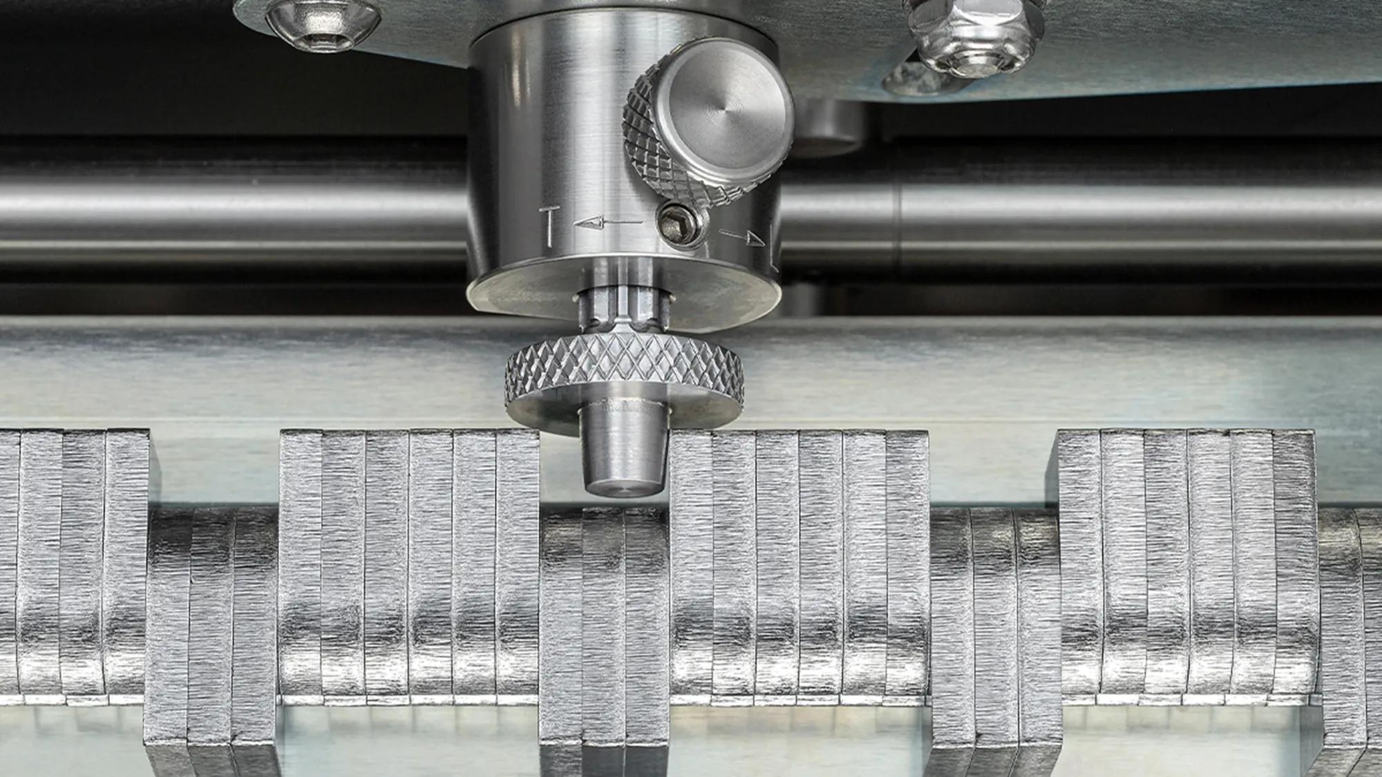 fingerzinken-schiebeschlitten-woodpeckers-w-ajaj-07