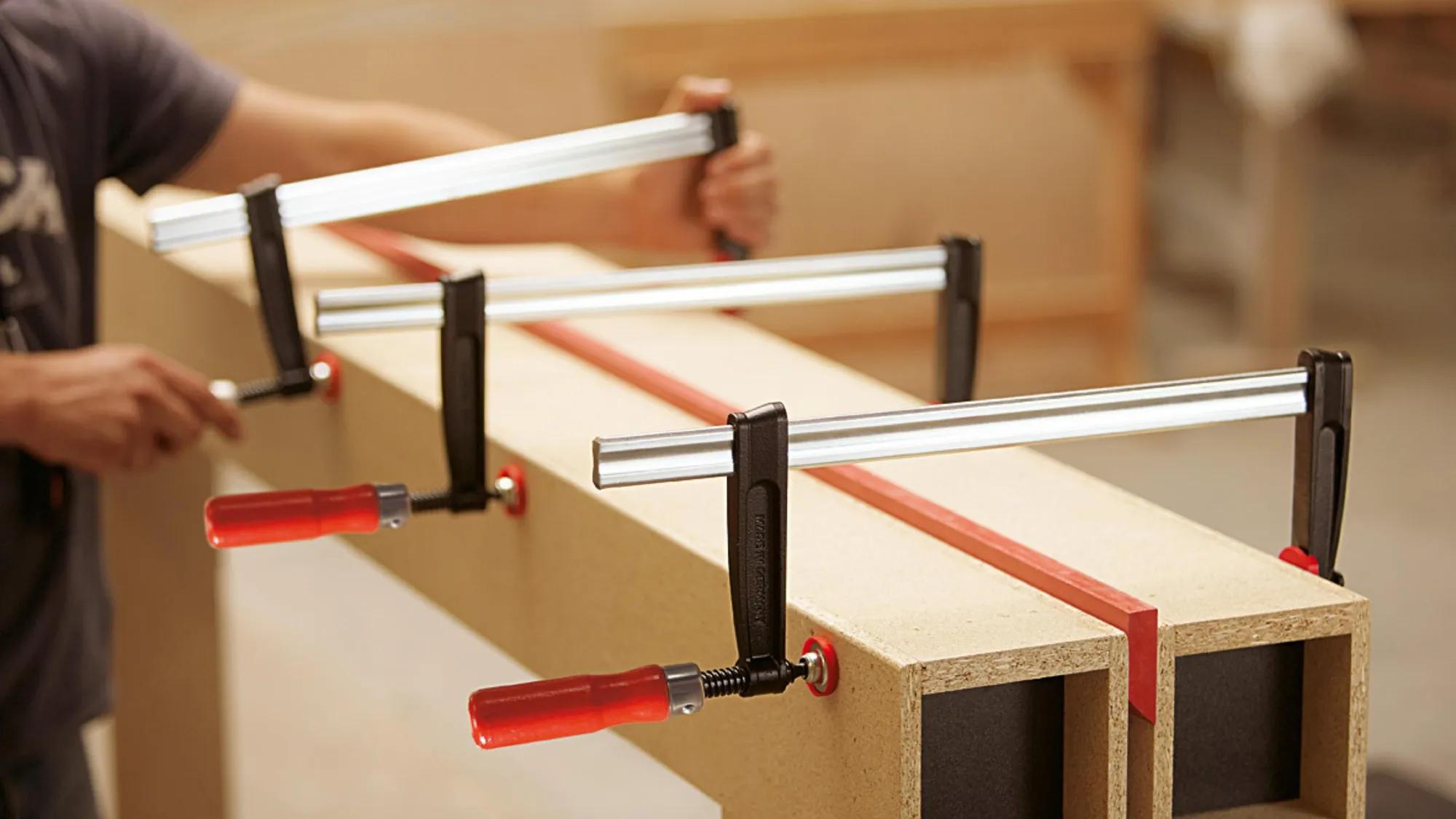 temperguss-schraubzwinge-bessey-be-tpn25be-02