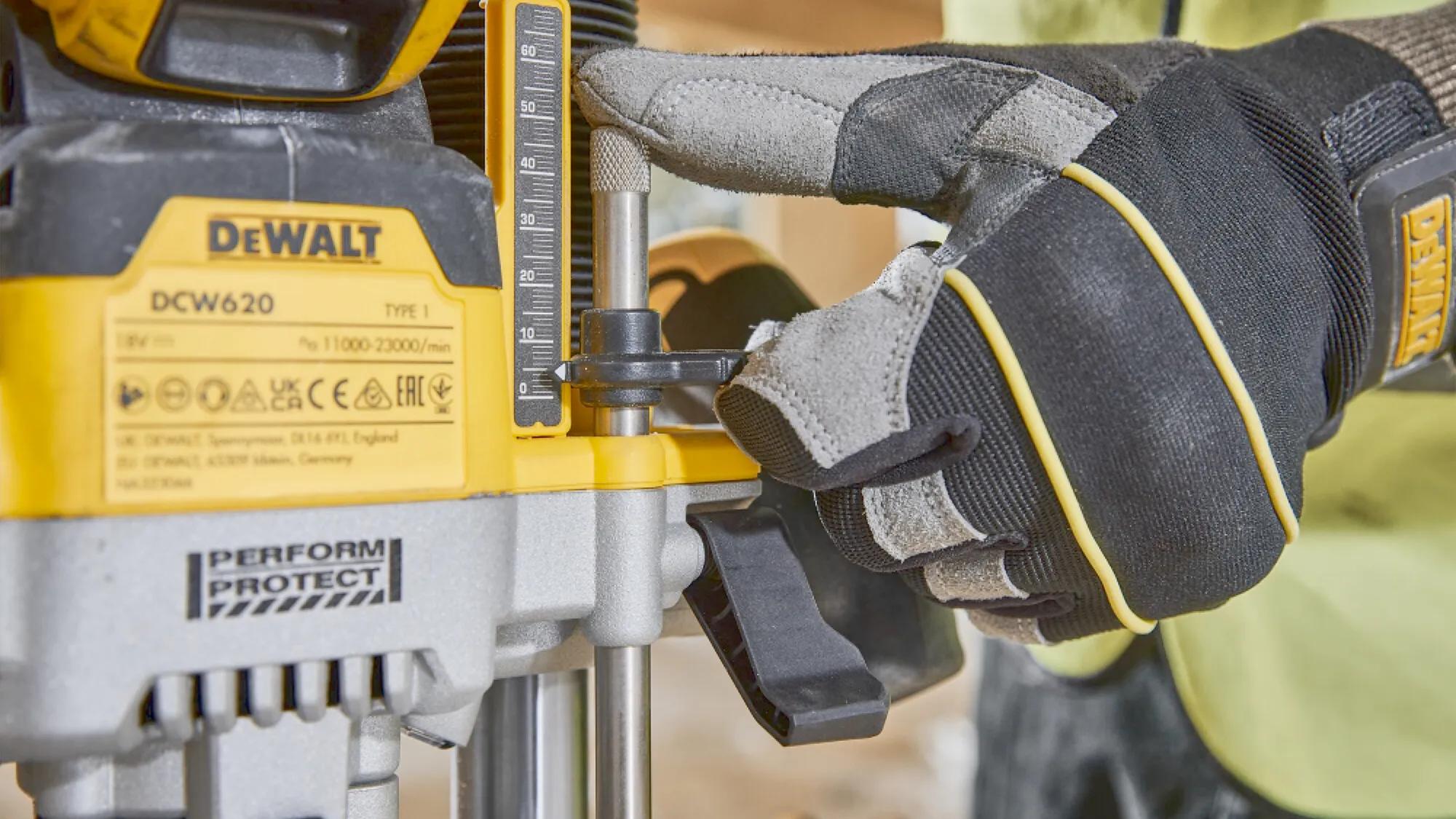 akku-oberfraese-dewalt-d-dcw620h2-qw-08