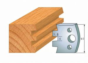 Pair of deflectors 114