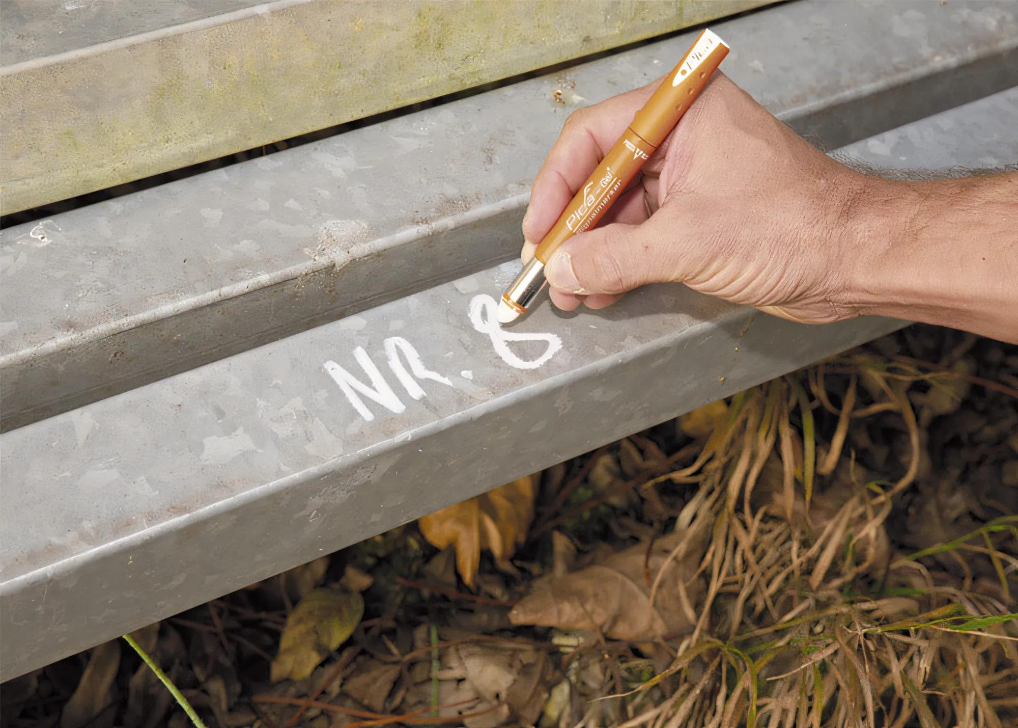 signalmarker-schwarz-pica-pc-8083-04