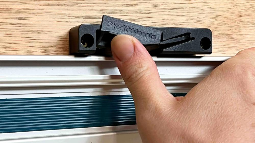 fuehrungsschienenhalterung-stealthmounts-stm-om-trm-blk-lf-2-02