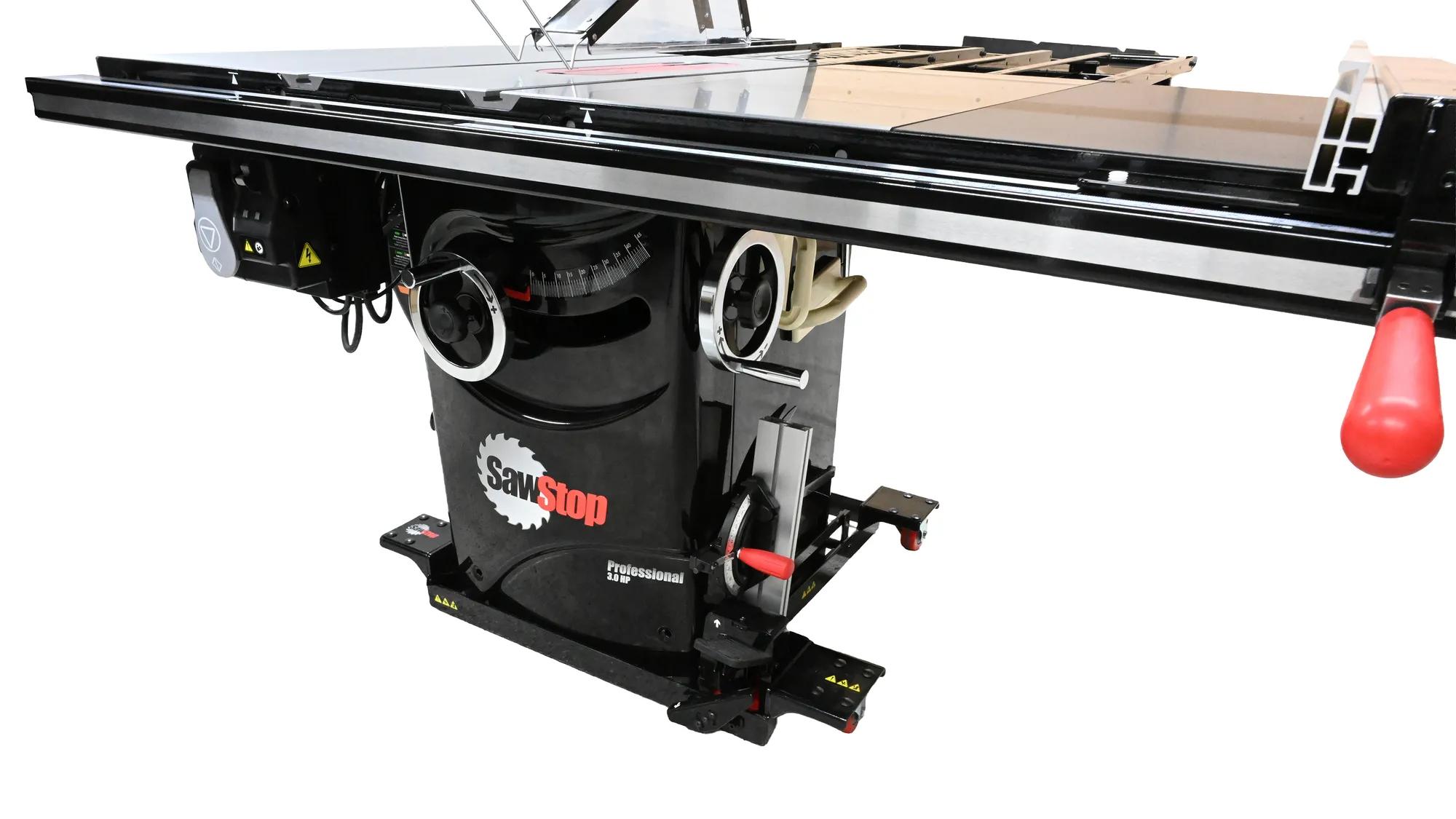mobile-basis-sawstop-saw-mb-pro-ind-i-03