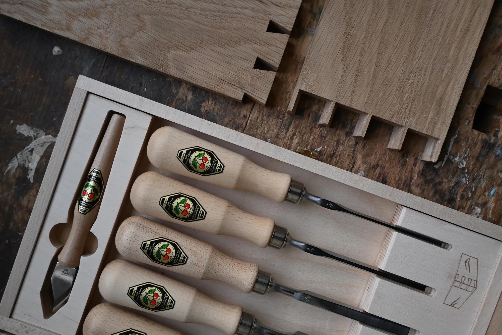 zinkenbeitelsatz-holzkasten-6teilig-kirschen-ki-1107001-04