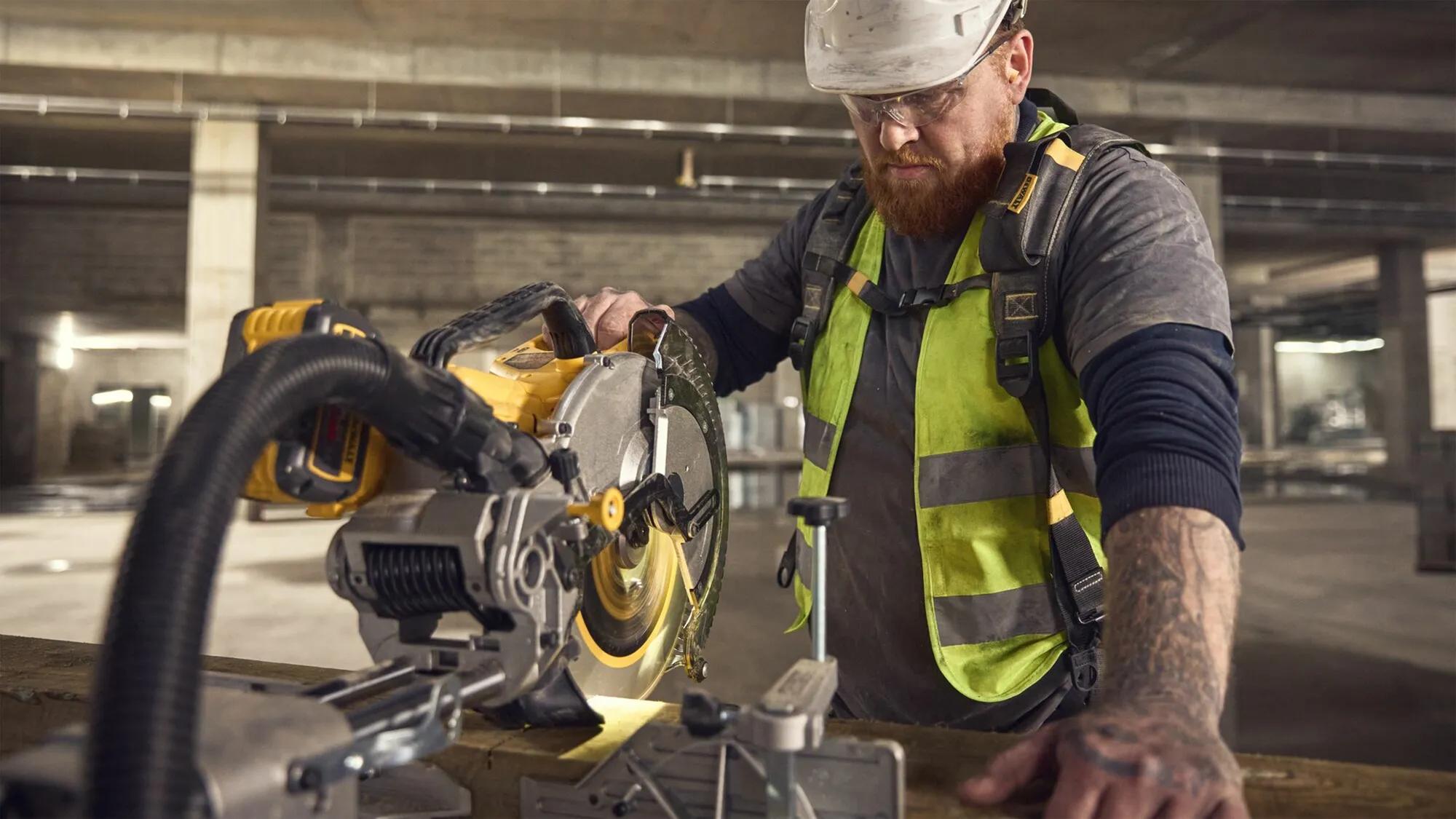 akku-paneelsaege-dewalt-d-dcs782n-xj-04