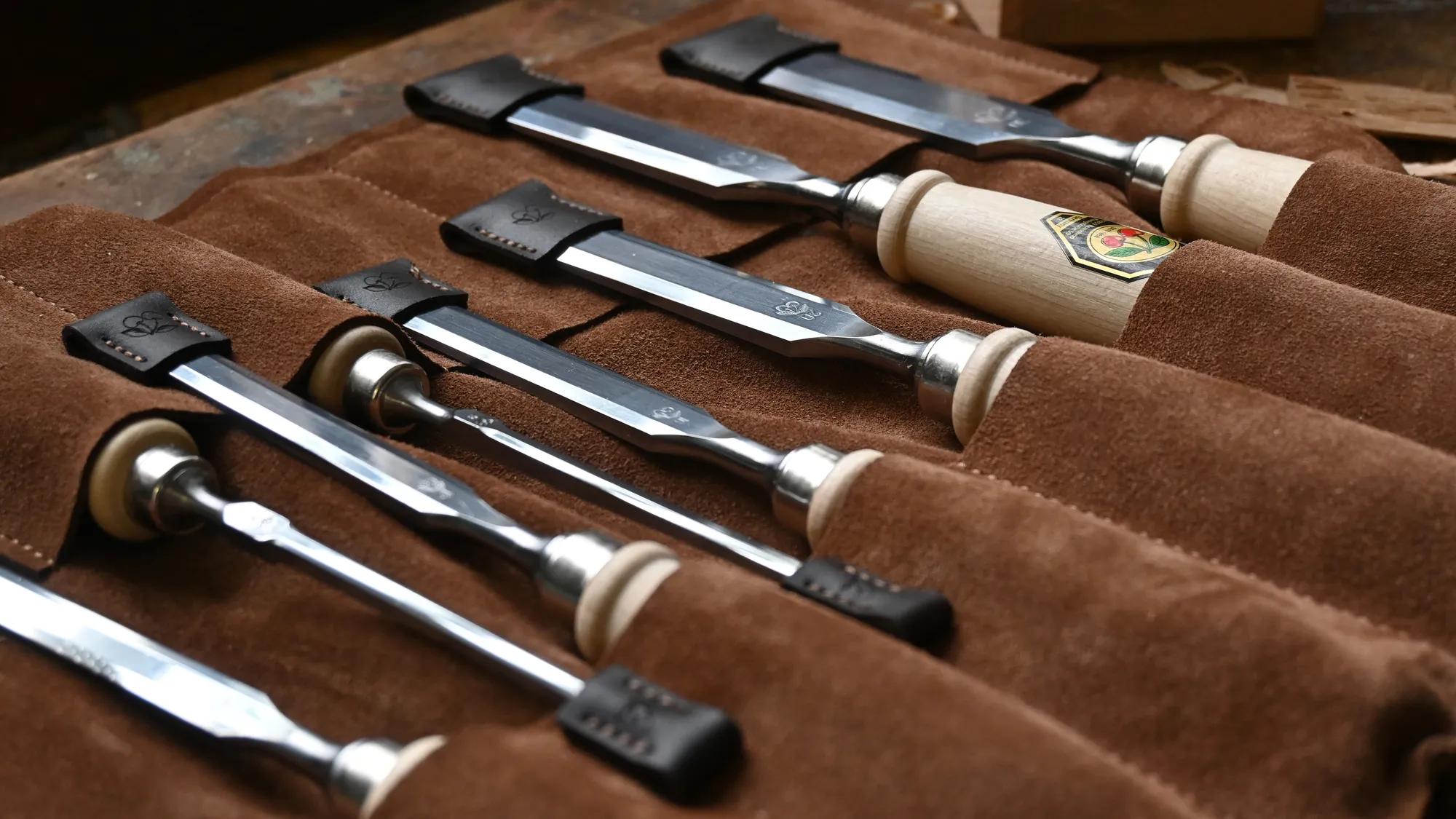 stechbeitelsatz-veloursledertasche-8teilig-kirschen-ki-1131002-02