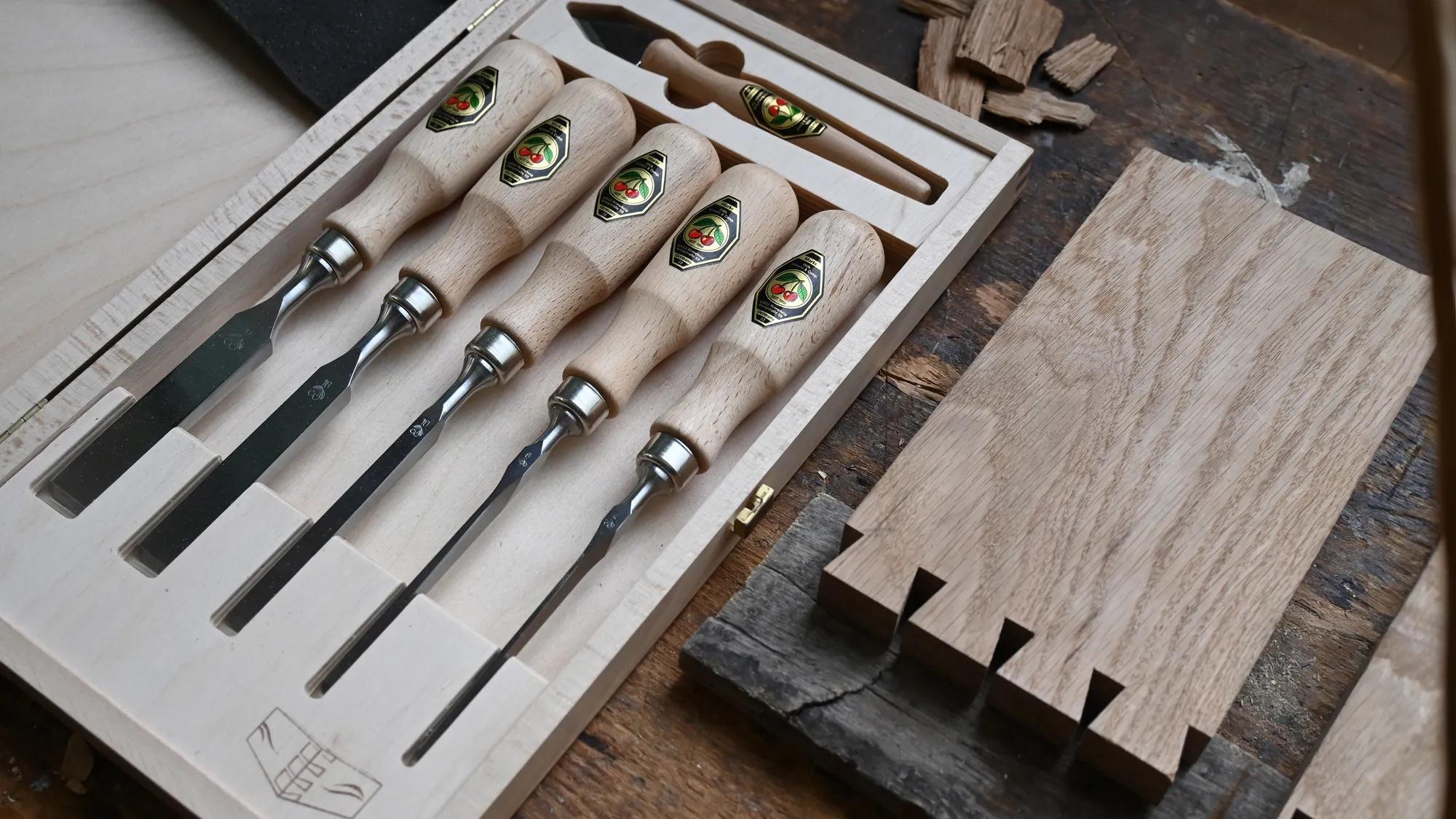 zinkenbeitelsatz-holzkasten-6teilig-kirschen-ki-1107001-03